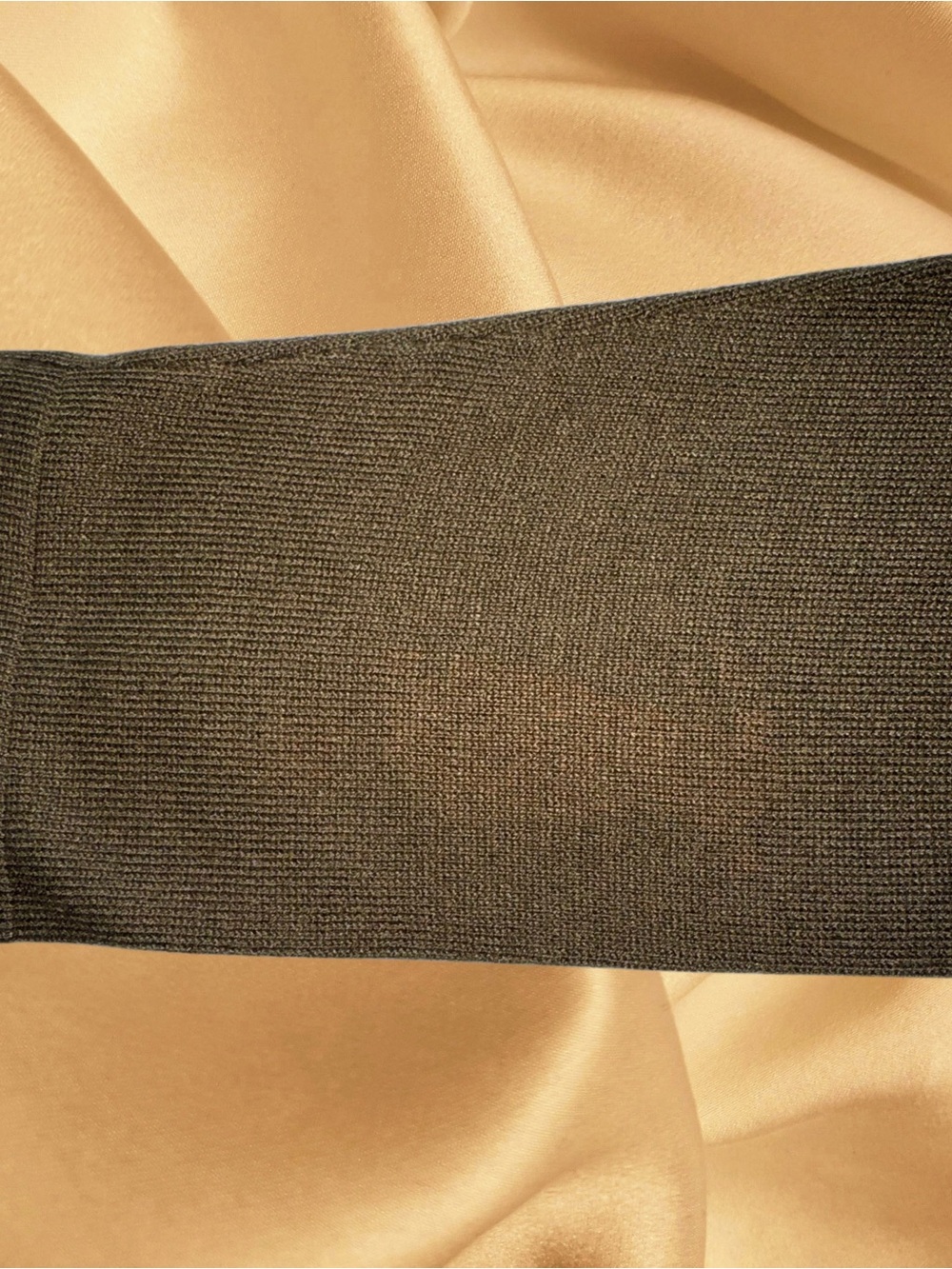 Modern Citizen Long Sleeve Wrap Around Tie Top, Knit Olive Green Size Medium - Picture 15 of 15